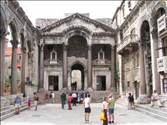Ingresso del palazzo
