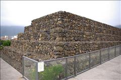 Piramide a 5 gradoni